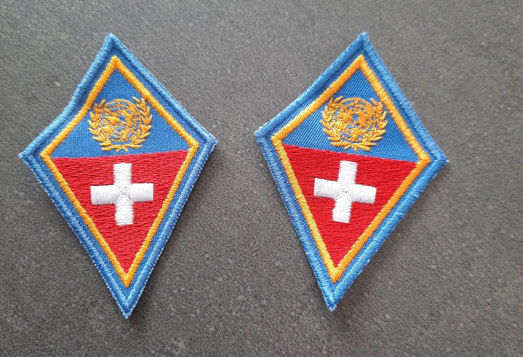 Schweizer Armee Plaketten & Abzeichen: Armée Suisse U.N – Gebraucht aus Collombey von LRJ1