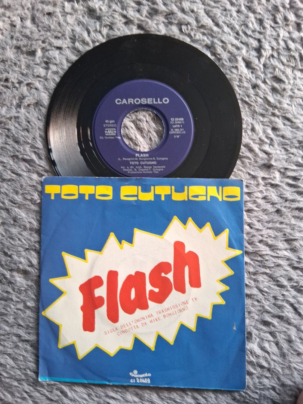 Dischi in vinile: TOTO CUTUGNO      FLASH    7NER SINGLE – Usato da Wetzikon ZH venduto da Ramones01