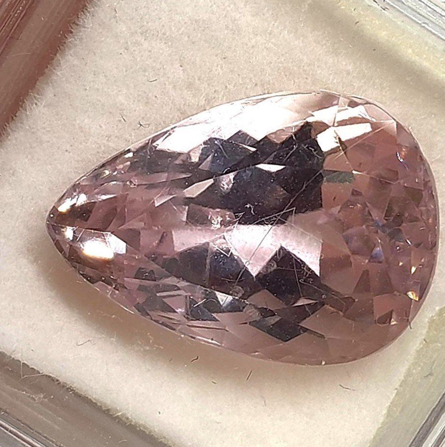 Pietre preziose: SPLENDIDE Kunzite 16.83 ct - Valeur 2'020.- Fr – Nuovo (secondo la descrizione) da Grimisuat venduto da Valgem 1