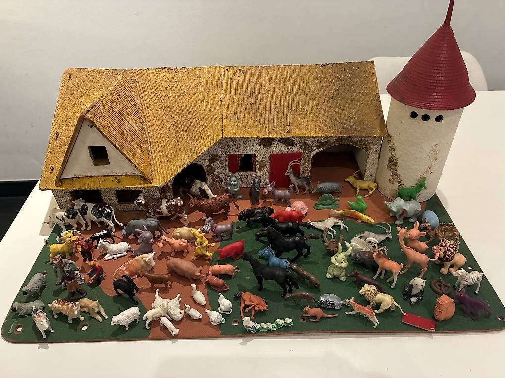 Statuette: Fattoria anni 70-80 – Usato da Riva San Vitale venduto da Samantha78