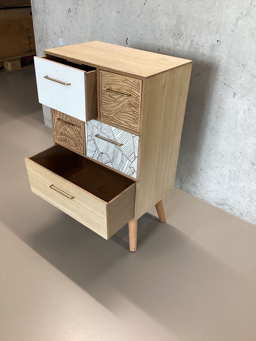 Cassettiere: Kommode Holzoptik mit Schubladen- Wiitergäh – Usato da Zug venduto da GGZatWork 3