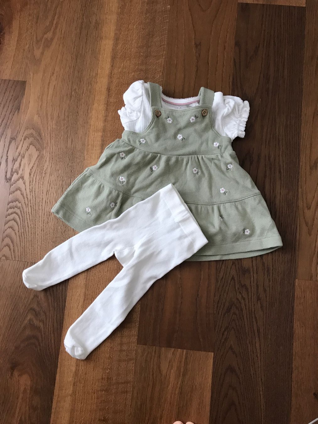 Robes et jupes: Mädchen Kleider Set Grösse 68 – D'occasion à Wollerau par Oriole83 1