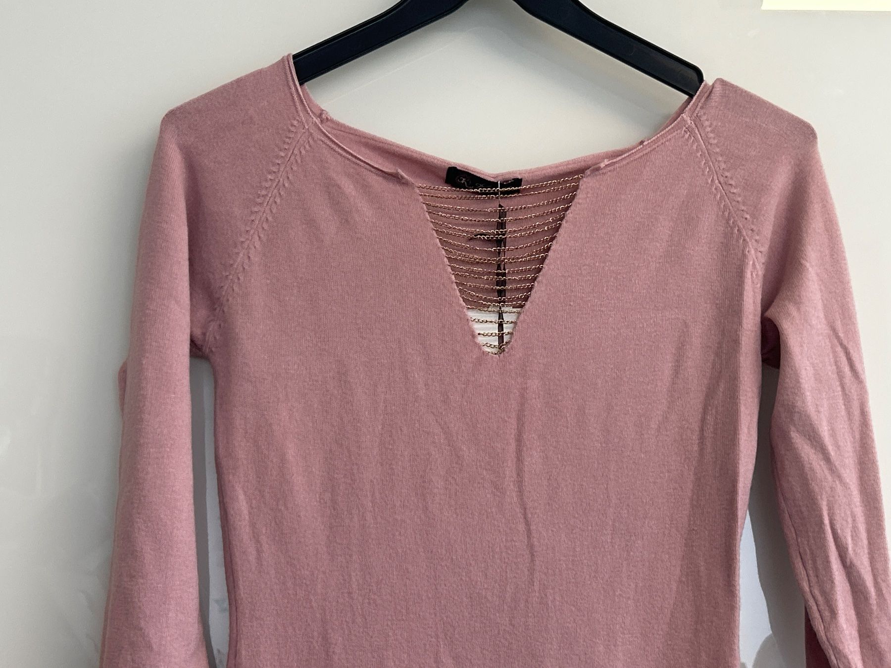 Maglioni & Felpe: Pullover Lang Figurbetont mit Ketten 1 Size Neu – Nuovo e nell'imballaggio originale da Regensdorf venduto da Spyke55 1