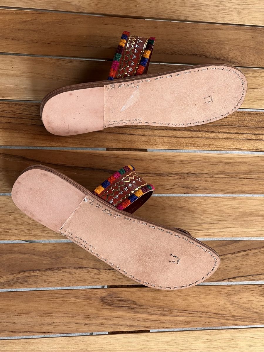 Scarpe da donna: Authentic Nepalese Sandals - size 6 – Nuovo e nell'imballaggio originale da Ponte Capriasca venduto da lev002s 6