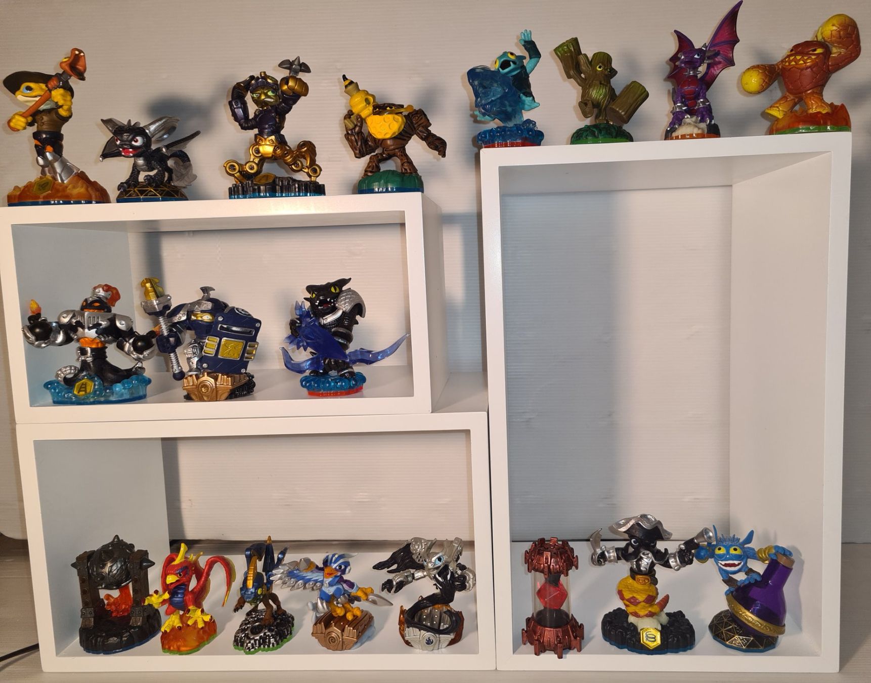 Statuette: Skylanders 71 Figuren und 3 Portal – Usato da Münchenstein venduto da vitalfit 1