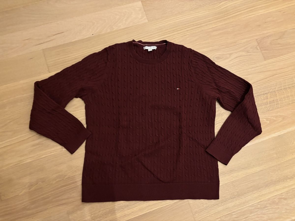 Tommy Hilfiger Maglioni & Felpe: Strickpullover Tommy Hilfiger weinrot XL – Usato da Gwatt (Thun) venduto da Bioethanol01