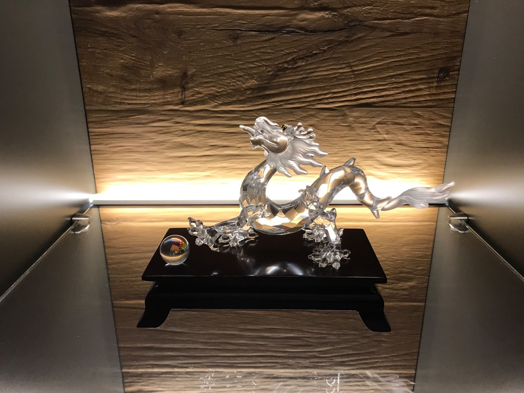 Swarovski Statuette: Swarovski - dragon et son socle – Nuovo (secondo la descrizione) da Locarno venduto da Michel840211 1