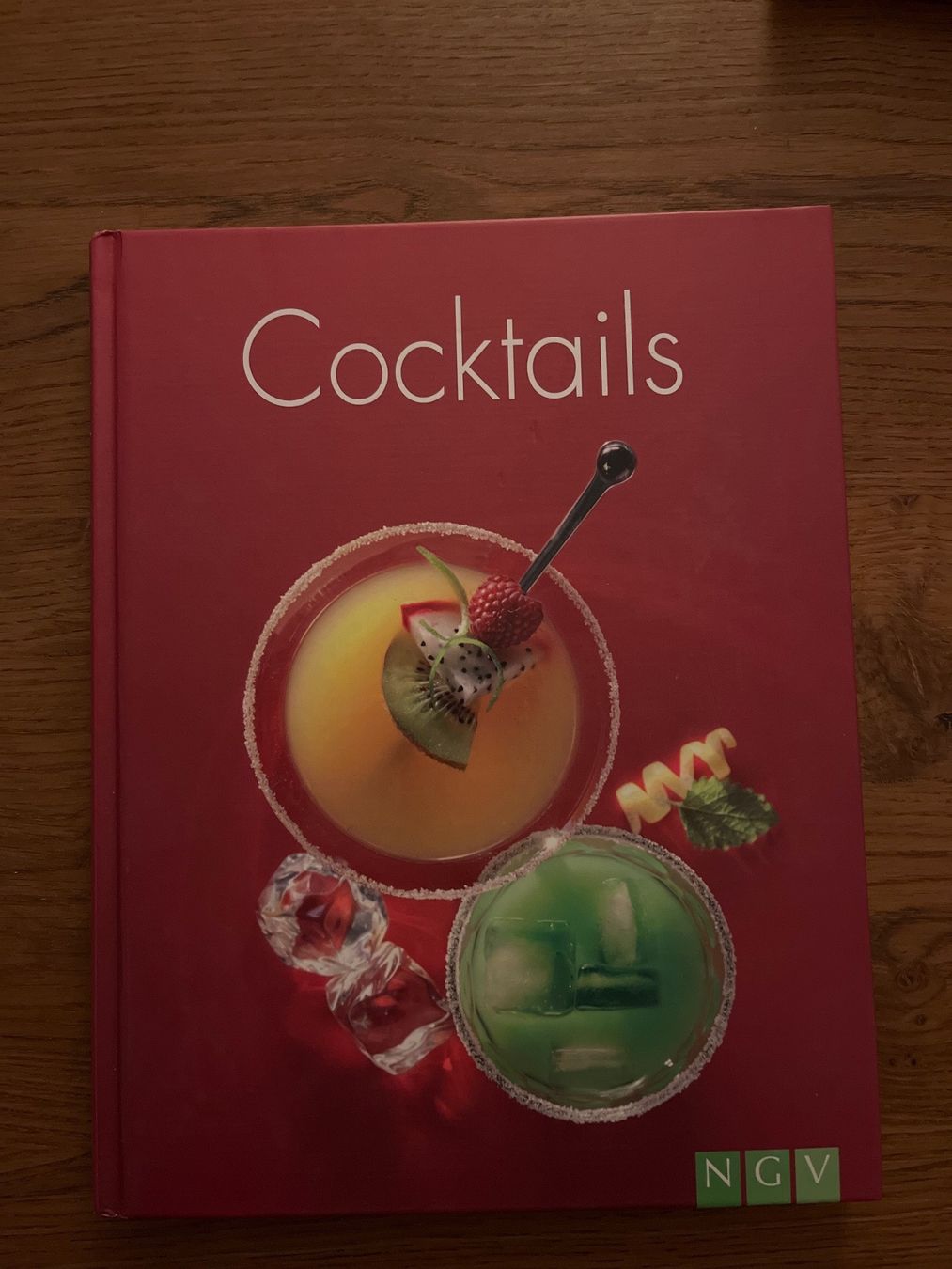 Libri: Cocktails – Usato da Seuzach venduto da laj_p6gj