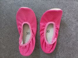 Turnschuhe pink Grösse 30 guter Zustand