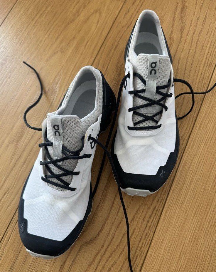 On Scarpe da donna: NEU: black & white On Cloud Schuhe -> trail running Gr. 38 – Nuovo (secondo la descrizione) da Rothrist venduto da 7Engelslocken 2