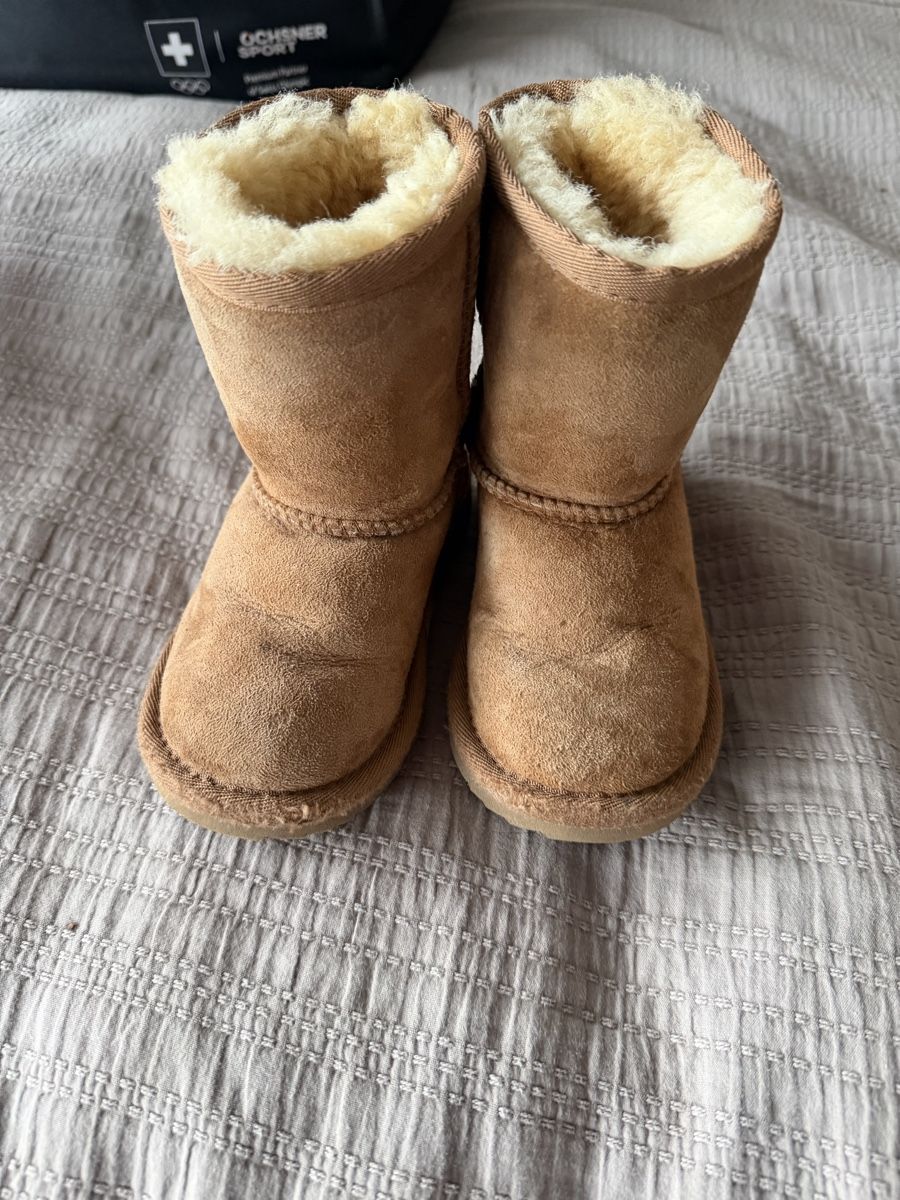 Ugg Scarpe per ragazzi: UGG Boots Gr. 25 – Usato da Oftringen venduto da LikeiT