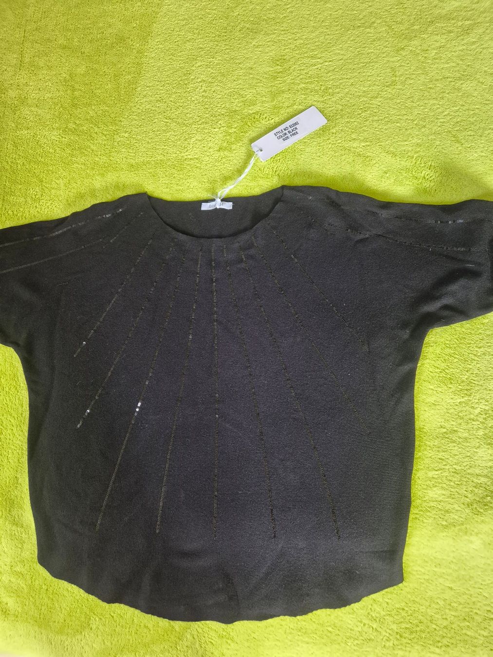 Maglioni & Felpe: Schwarzer Strickpullover mit Pailletten Grösse 40/42 NEU – Nuovo (secondo la descrizione) da Winterberg ZH venduto da Gemini63 1