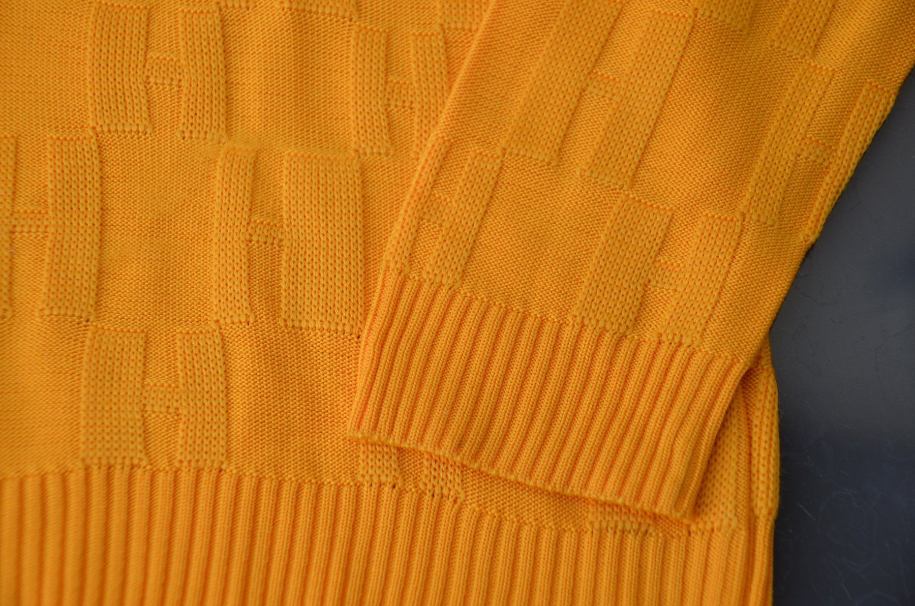 Hermès Maglioni & Felpe: Hermès Cardigan / Strickjacke .38 – Usato da Collonges venduto da Auganien 2