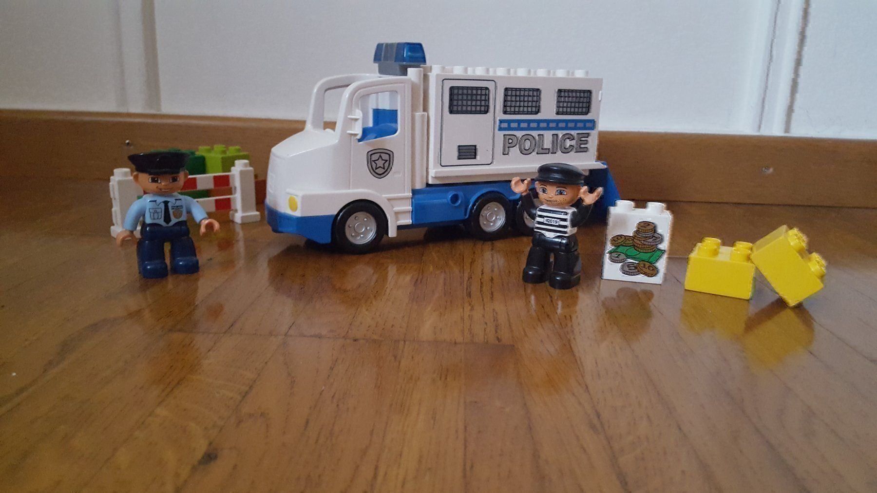 Lego Giocattoli: Lego Duplo Polizeitransporter 5680 – Usato da Wittenbach venduto da Gugielmo