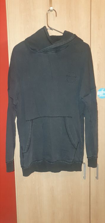 Pulls & Sweat-shirts: Schwarzer Hoodie im Used-Look, Grösse M – D'occasion à Basel par geo_5pr6