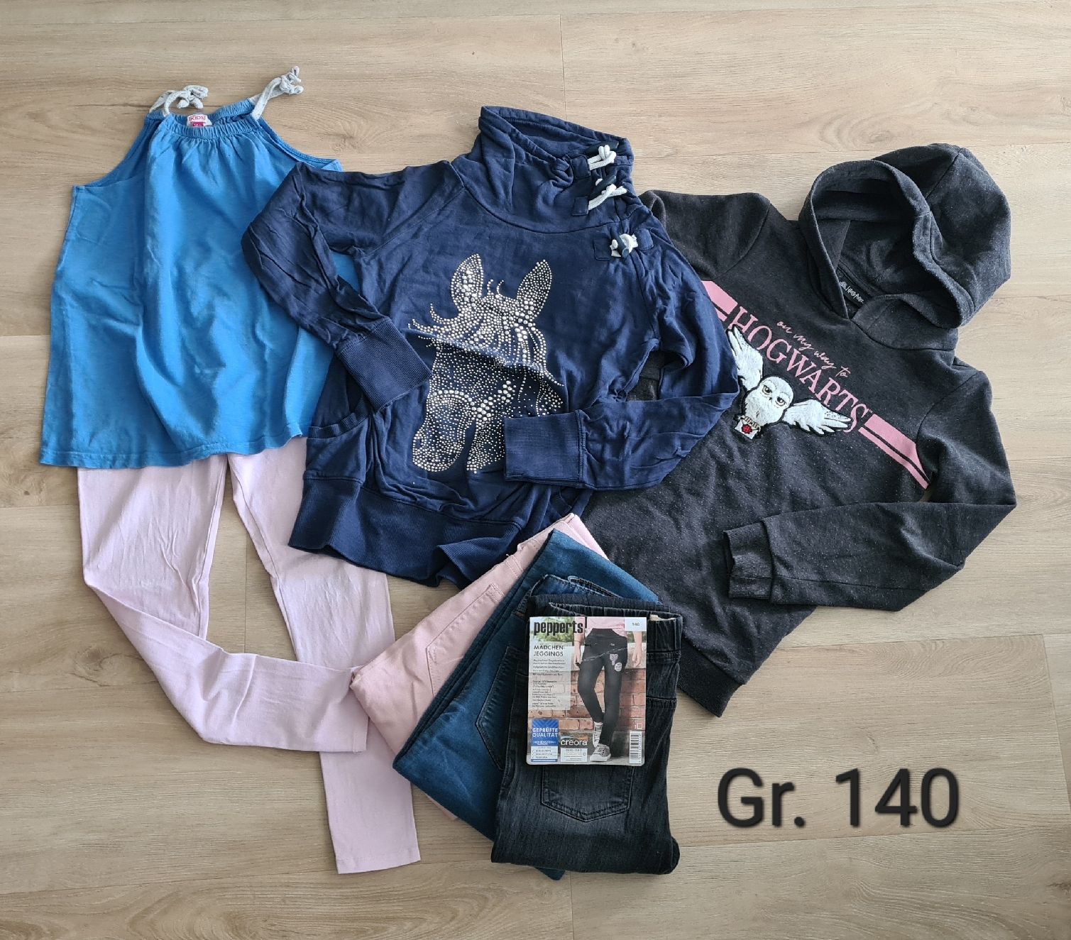 Lotti & Set di vestiti: Kleiderpaket Mädchen Gr. 140 – Usato da Grenchen venduto da .stern.