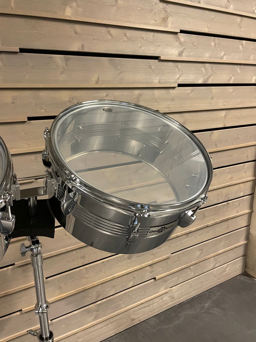 Strumenti musicali: Timbales 13" et 14" avec Stand – Nuovo (secondo la descrizione) da Le Locle venduto da MrKilljoy 2