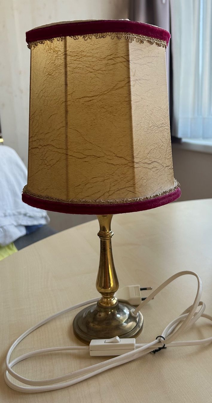 Lampade: Antike Tisch oder Nachttisch Lampe – Usato da Gutenswil venduto da walker60 1