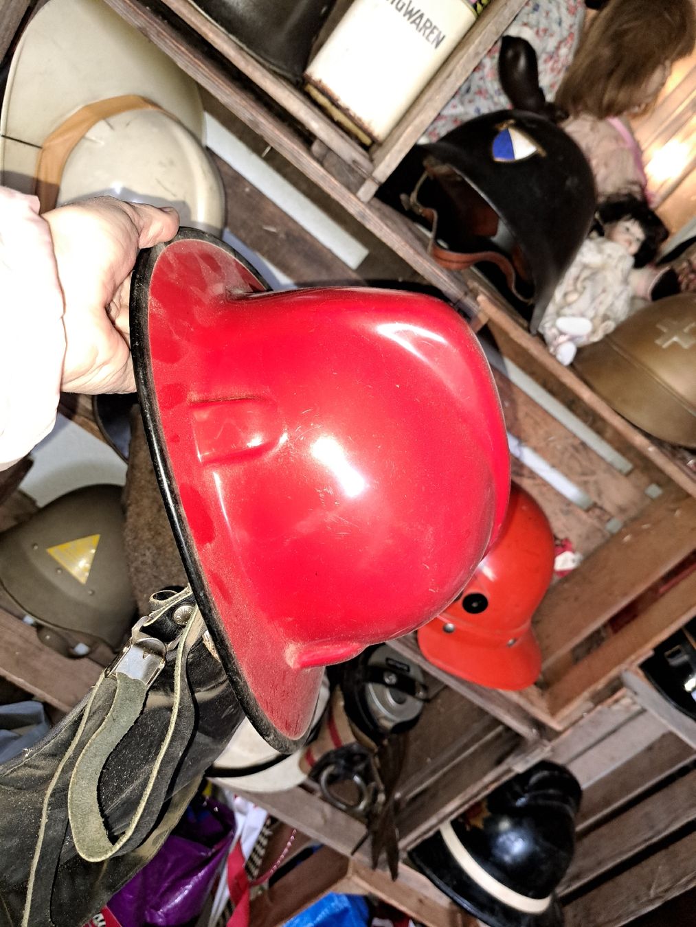 Pompieri: Vintage Feuerwehrhelm  – Usato da Kölliken venduto da Upcycling-by-Mc-TAM