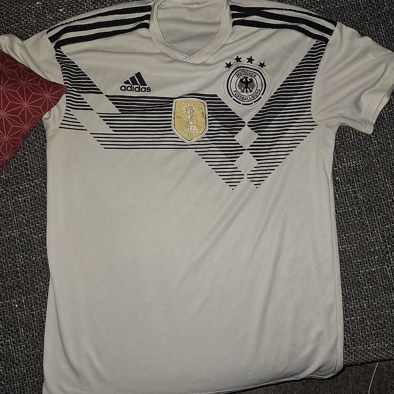 Canottiere & Pantaloni: Originales Deutschland Trikot Grösse M – Usato da Rapperswil SG venduto da Gooal