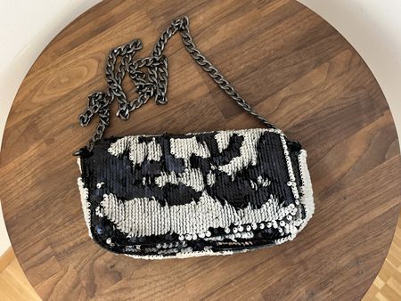 Pailetten-Tasche mit Kette, schwarz und silber