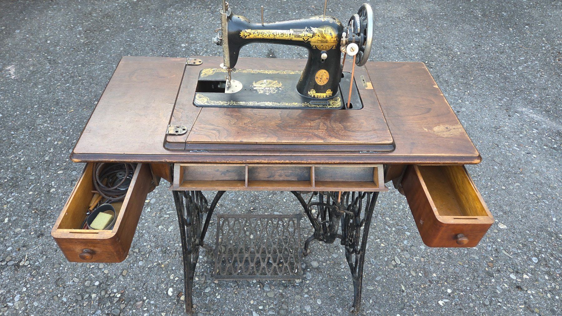 Singer Machines à coudre: Singer Nähmaschine – D'occasion à Seon par Wetwillie 4