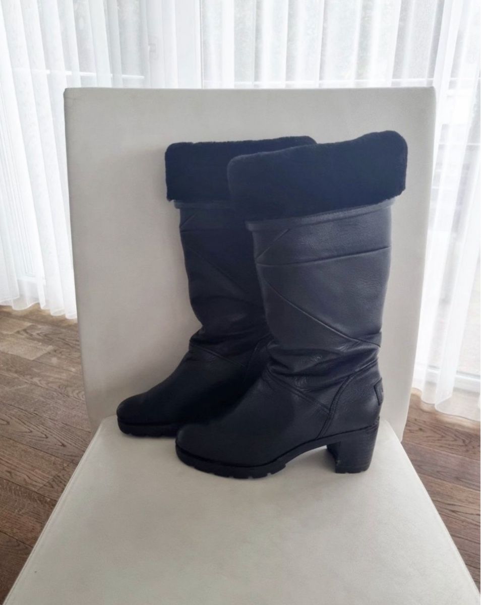 Ugg Scarpe da donna: UGG Stiefel mit Fell 38 – Usato da Winterthur venduto da pry_pv6f 1