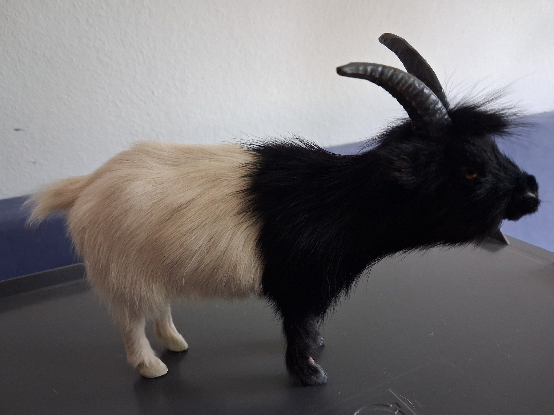 Statuette: Geissen Tierminiatur – Usato da Zürich venduto da rald