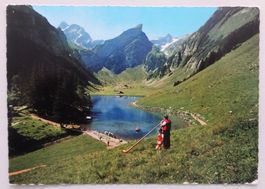 Seealpsee mit Alphornbläser und Sennenbub
