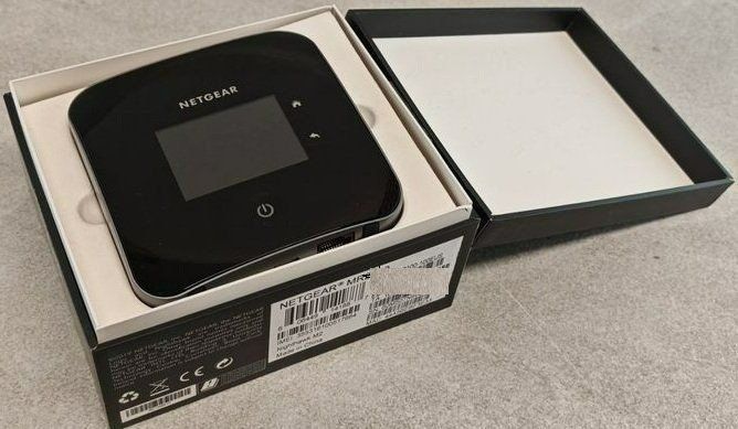 Netgear Modem & Router: NETGEAR Nighthawk M1 mit Originalverpackung Mit 2 mini Anten – Usato da Zuchwil venduto da Beppe_25.3 1