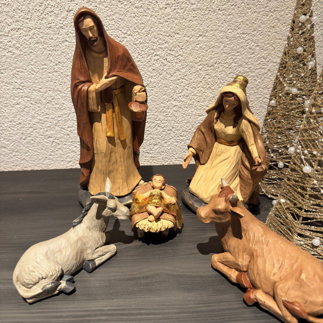 Toutes les décorations: Crèche de Noel de Cinque Pièces – Neuf avec emballage d'origine à Bulle par Carolina_Andrade