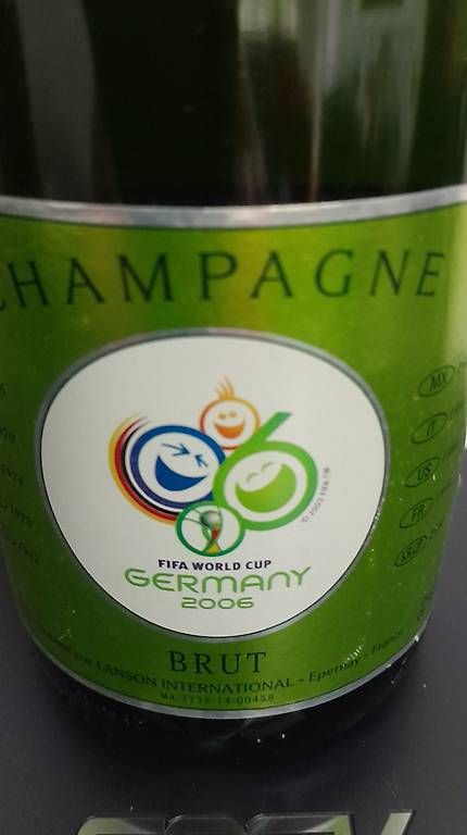 Vino: FIFA World Cup 2006 Champagne – Nuovo e nell'imballaggio originale da Schwerzenbach venduto da Aura888 2