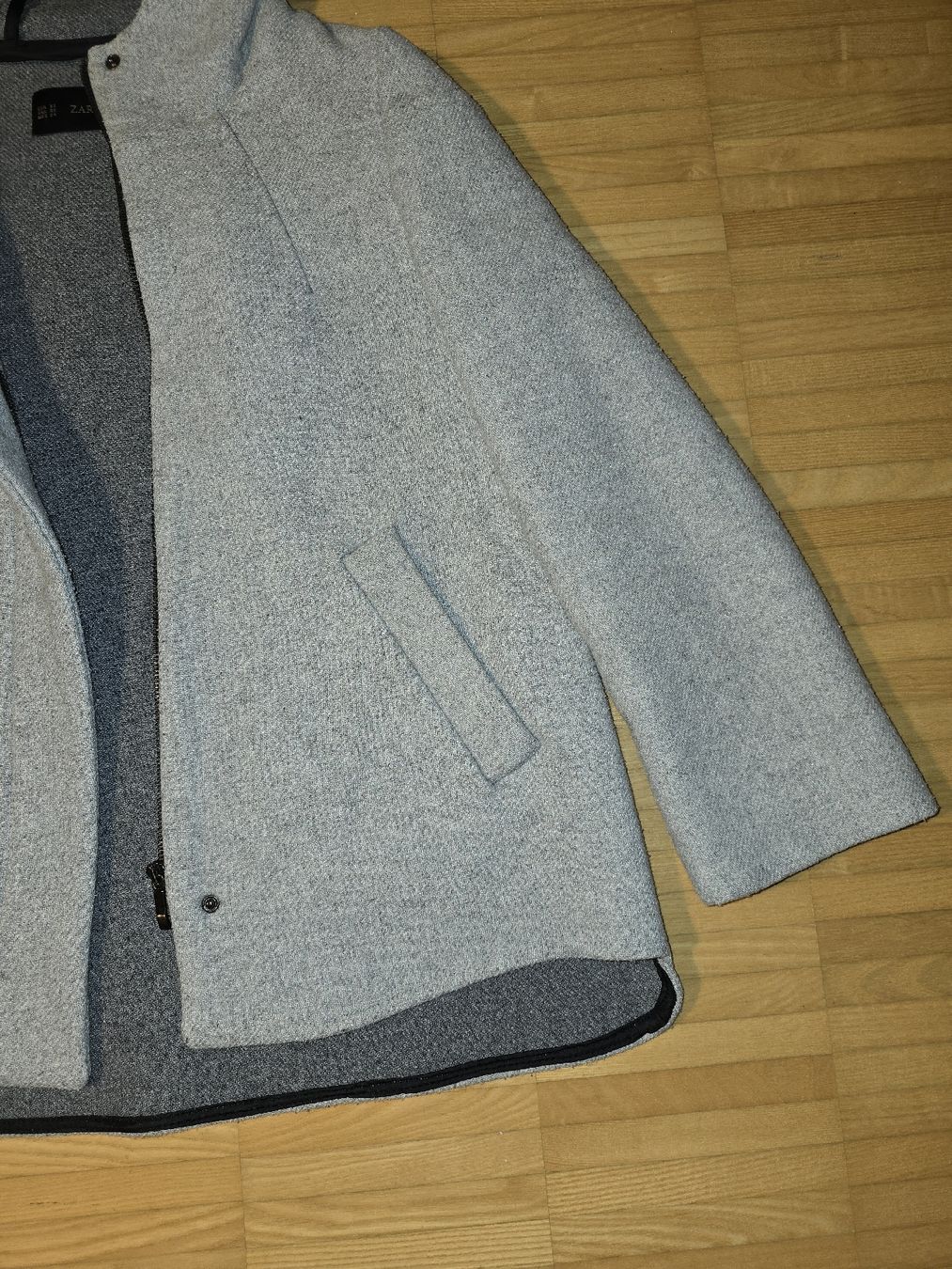 Zara Cappotti: Zara Mantel mit Kapuze, Grösse XS, hellgrau – Usato da St. Gallen venduto da A.W.128 1