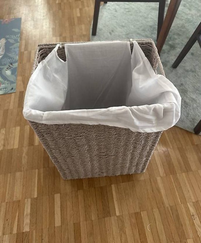 Paniers à linge: waschkörb – D'occasion à Glattbrugg par B_B 1