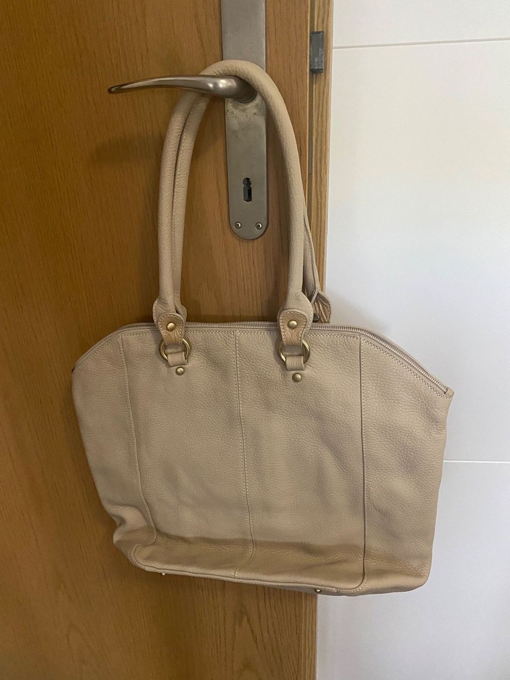 Borse da donna: leder tasche neu – Nuovo (secondo la descrizione) da Winterthur venduto da EasyRS 1