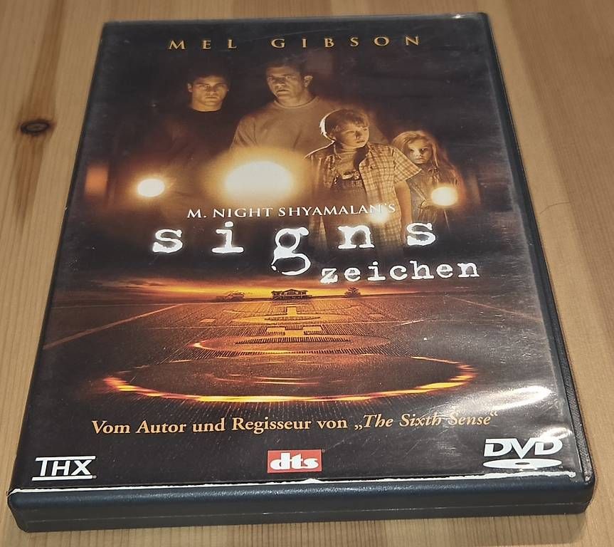 Tutti i DVDs: Signs  Zeichen (2002) (DVD) – Usato da Lenzburg venduto da Djroc