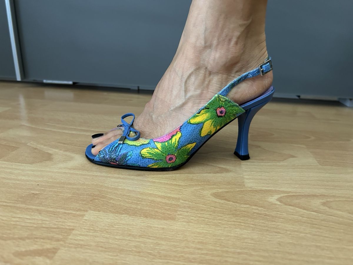 Stuart Weitzman Chaussures femmes: Stuart Weitzman Sandalen – D'occasion à Winterthur par goldilox