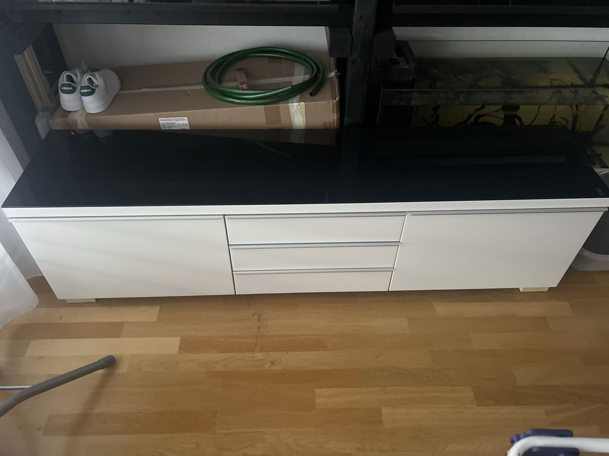 Ikea Meubles TV: TV Möbel oder Sideboard – D'occasion à Grenchen par Olee87 2