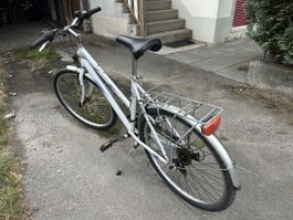 City Fahrrad von Ochsner, Grösse 48, 21 Gänge, neue Pedale.