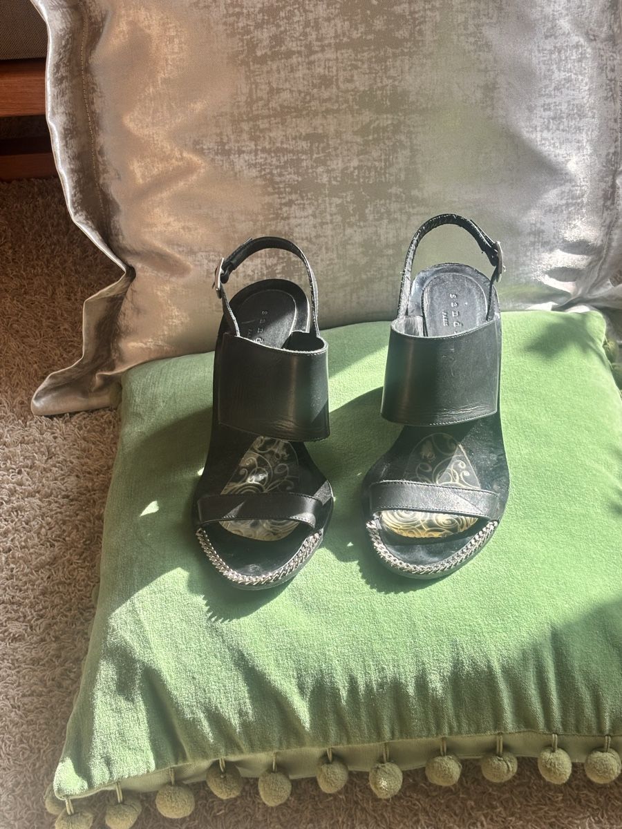 Damenschuhe: Sandalen – Neu (gemäss Beschreibung) aus Zürich von cor_h97c 2