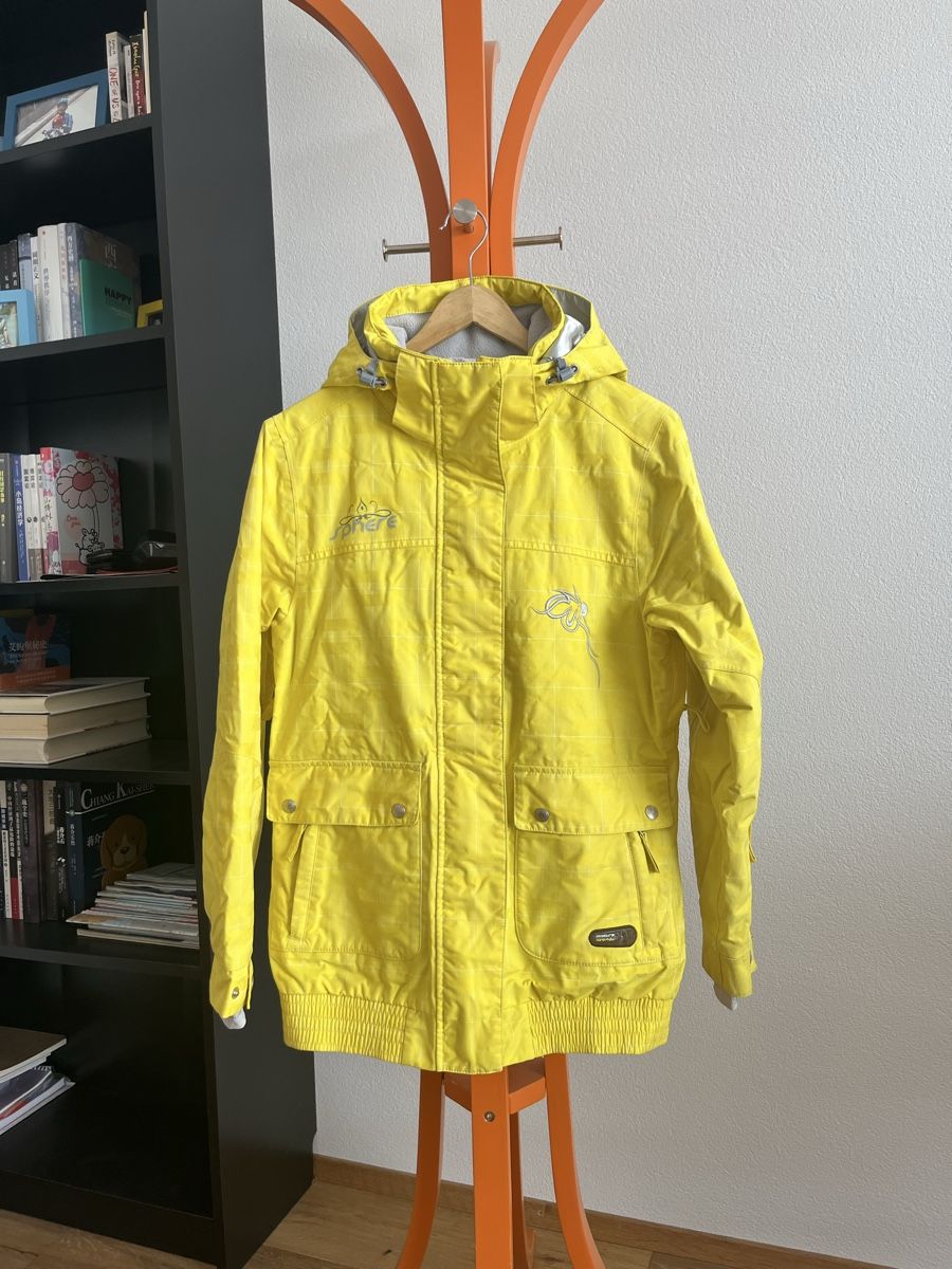 Obscure Jacken: Obscure Ladies Ski Jacket, Yellow, Size 36 – Gebraucht aus Gümligen von caron__