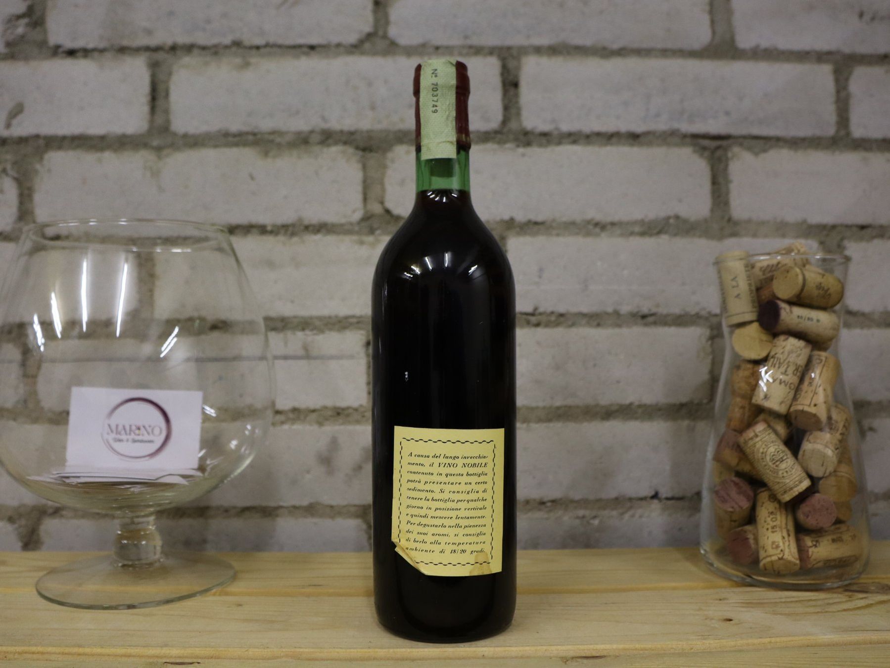 Vino: 1981 Vino Nobile di Montepulciano Riserva D.O.C.G – Usato da Münchenstein venduto da wusmarino 1