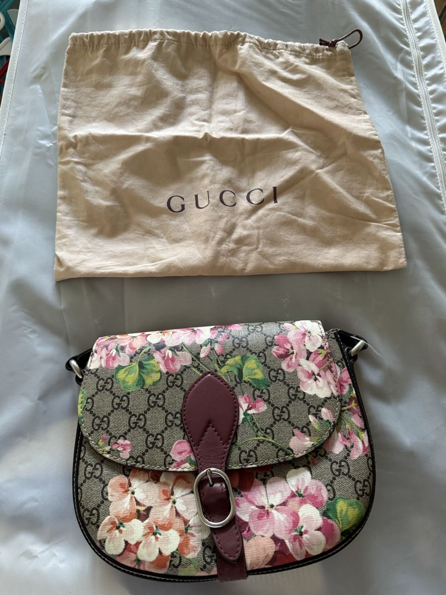Gucci Sacs femmes: Gucci flower – D'occasion à Basel par frr_y9zm
