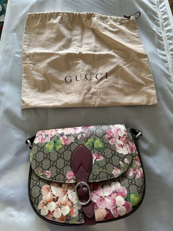 Gucci flower