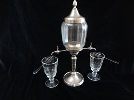 Fontaine à Absinthe deux verres + cuillères en parfait état.