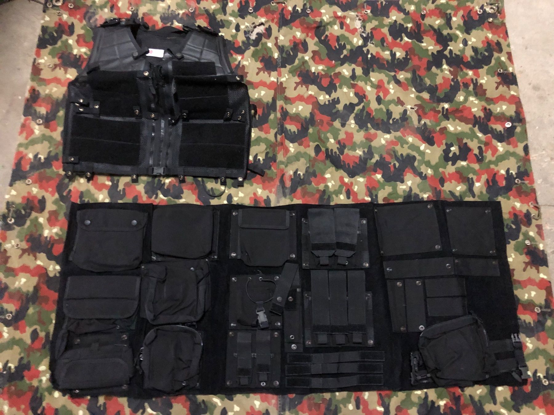 Schweizer Armee Uniformen: Armee Polizei Einsatzweste Militärpolizei MP Grenadier KSK – Gebraucht aus Madiswil von TEMISO 1