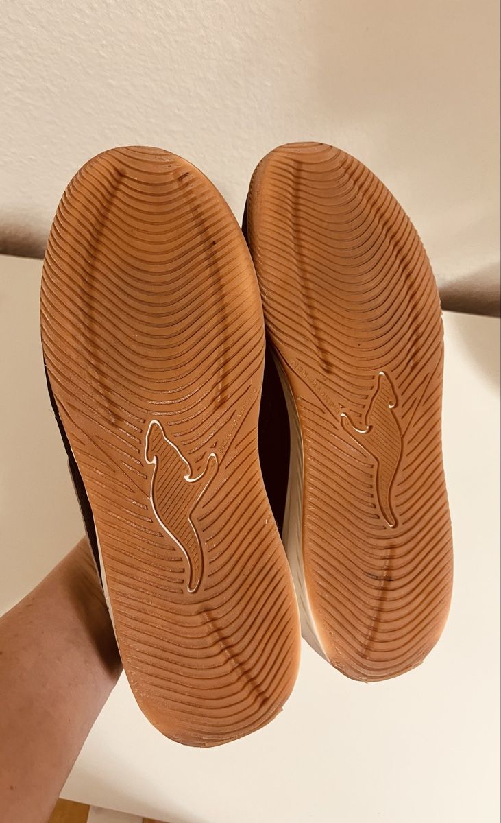 Scarpe da uomo: Hallenturnschuhe Gr 37 Kangaroos – Usato da Allschwil venduto da 061pantera05 1