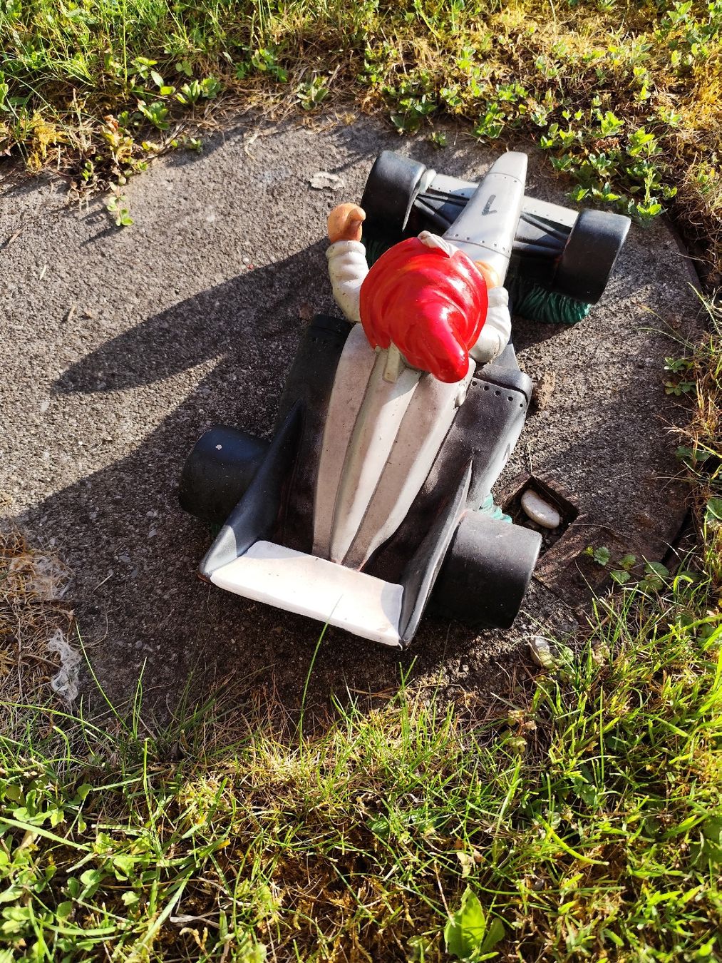 Statuette: Gartenzwerg im Rennauto – Usato da Grossdietwil venduto da bie_2bn5 1