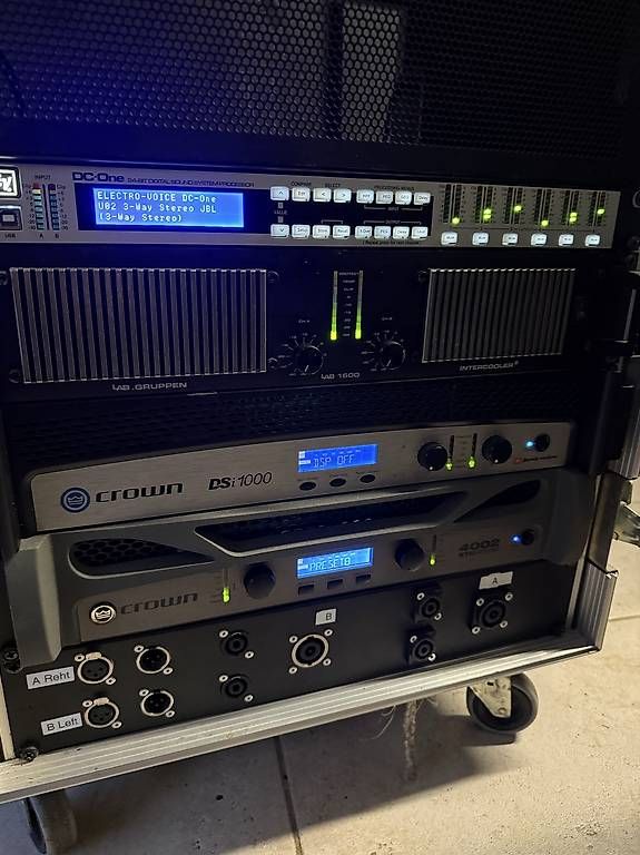 Lautsprecher: JBL Line Array Inkl. Endstufen-Rack – Gebraucht aus Nebikon von Electrovoice10 4