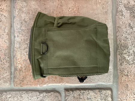 Sac utilitaire militaire vert olive, parfait état !